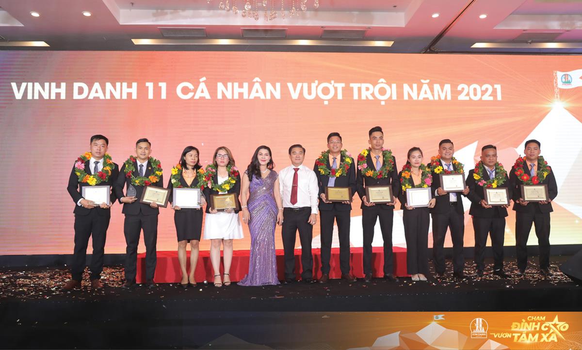 Vượt bão thành công, Tập đoàn Kim Oanh chi 36 tỷ đồng thưởng Tết toàn hệ thống